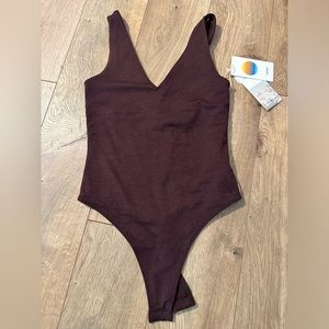 Vuori halo bodysuit mahogany heather